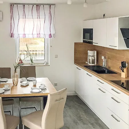 Apartamento 2 Bedroom Cozy In *